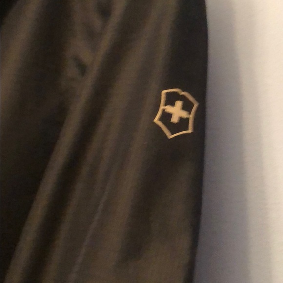 Victorinox Swiss Army Windbreaker - Picture 5 of 10